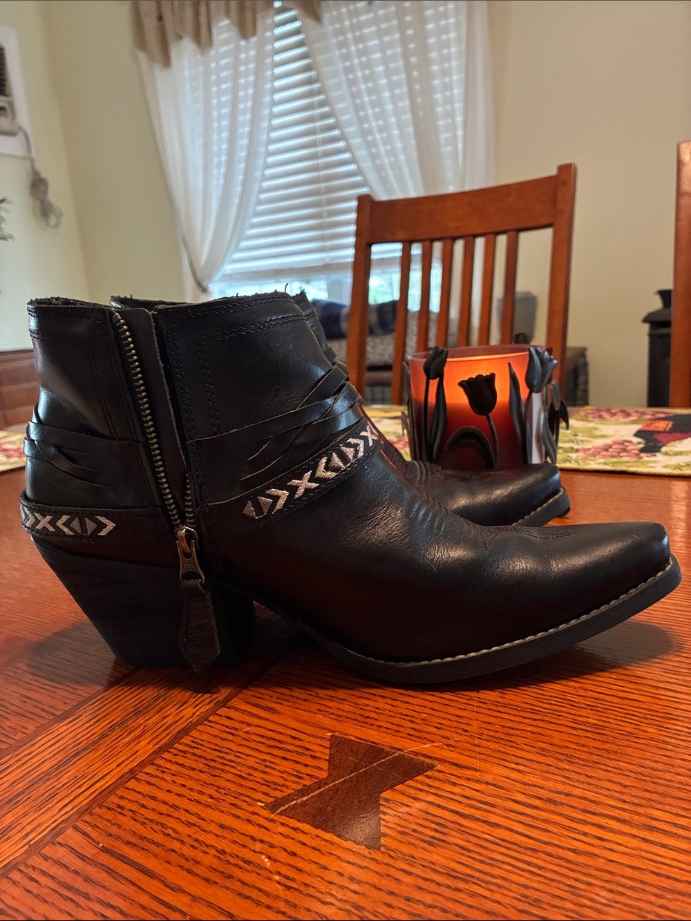Durango western style boots. High quality and comfortable boots. 2” heel - Picture 3 of 8